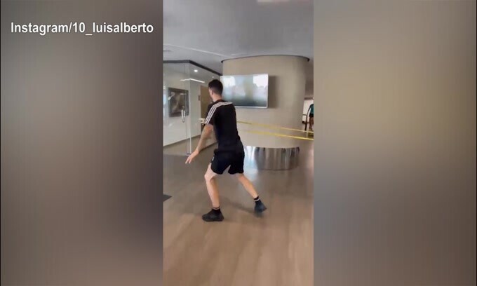 Lazio, per Luis Alberto la vacanza è...un lavoro
