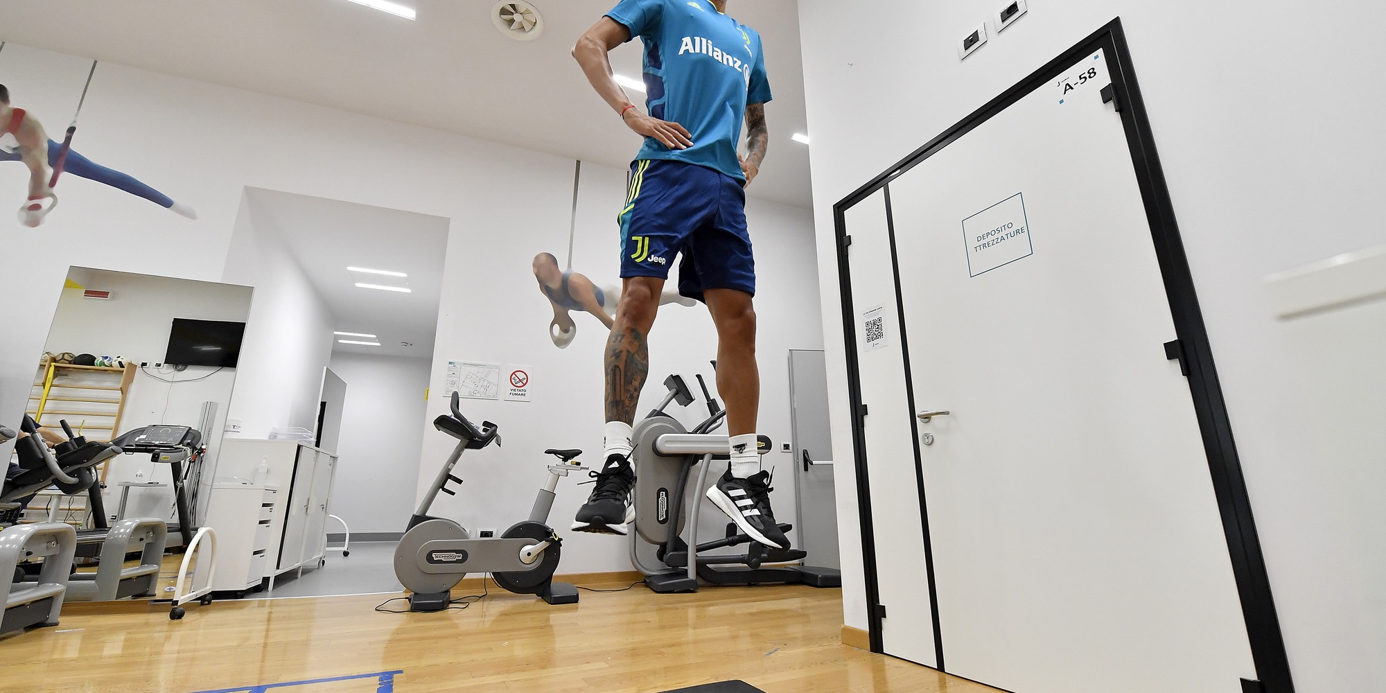 Juve, Di Maria al JMedical: bagno di folla e primi test