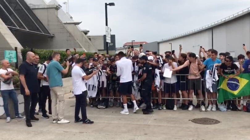 Bremer al J Medical. Il coro dei tifosi Juve: chi non salta interista è...