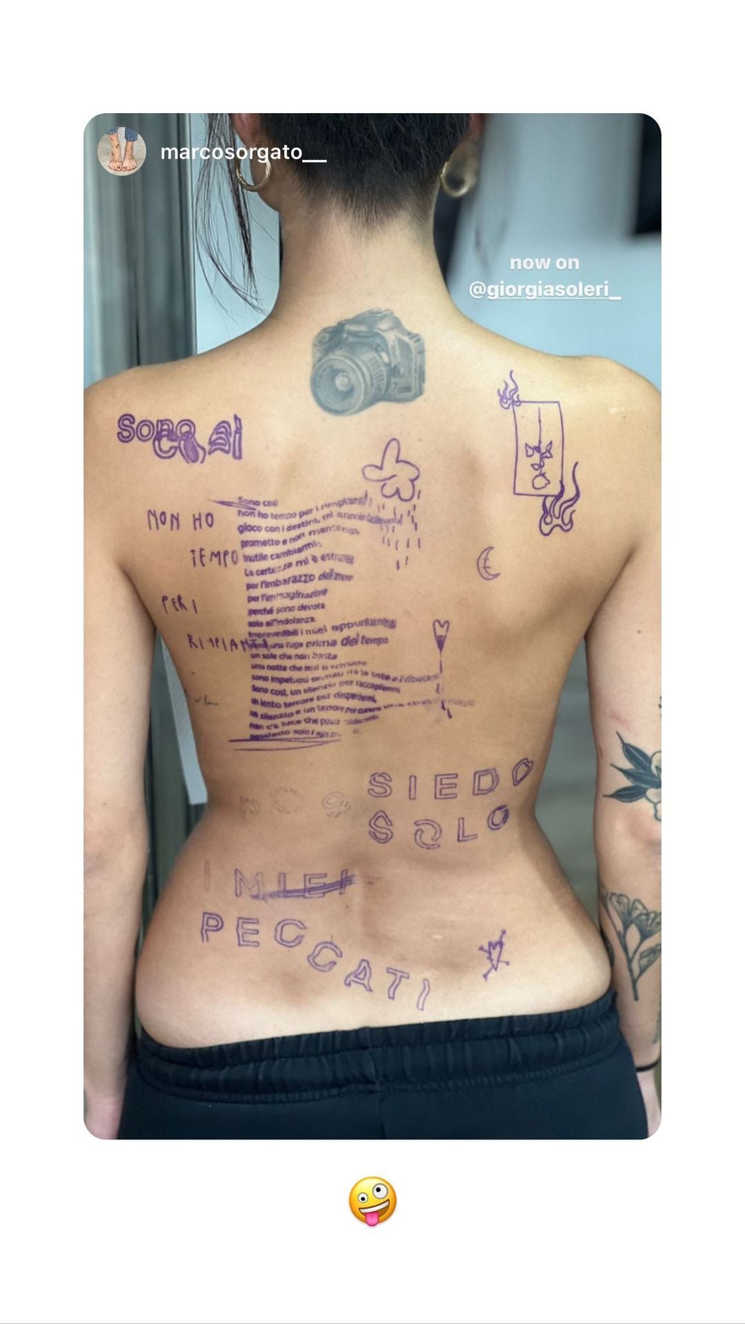 Giorgia Soleri Posa Hot Per Mostrare La Poesia Tatuata Sulla Schiena FOTO