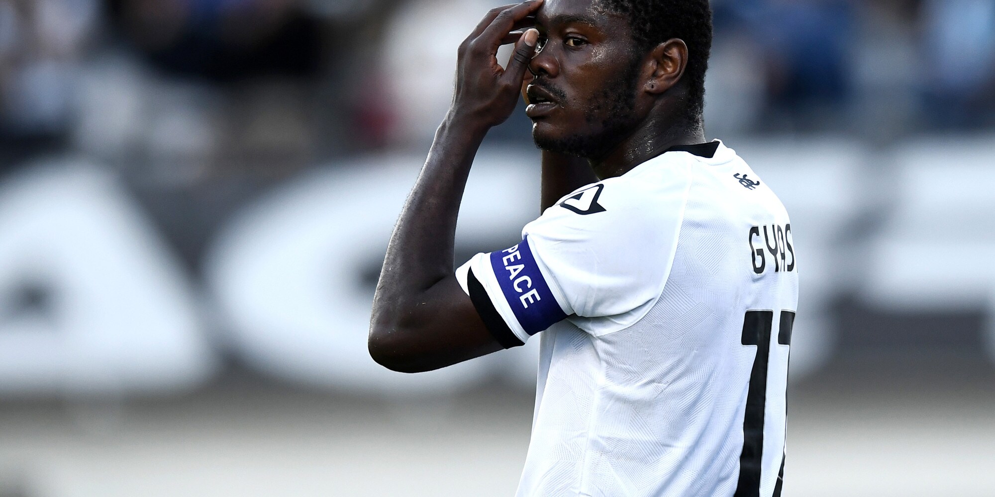 Nzola ribalta il derby: lo Spezia batte in rimonta la Samp