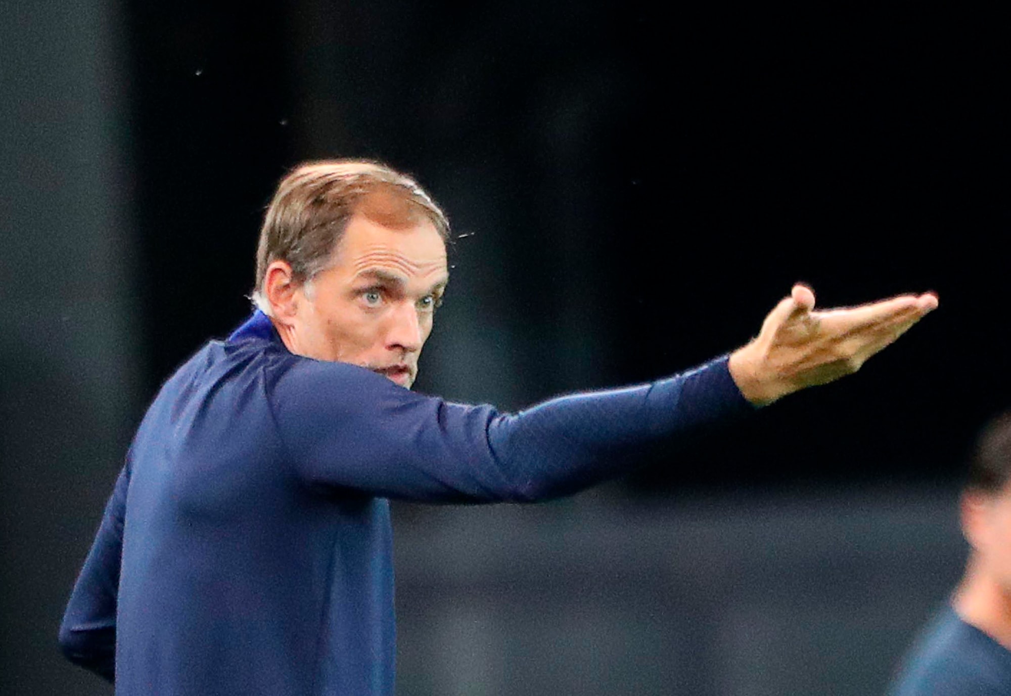 <strong>Thomas Tuchel </strong><br /><br />È libero dopo il licenziamento dal Chelsea. Ha vinto la Champions League del 2021 in finale contro Guardiola ed è considerato uno dei più moderni. Piace proprio per questo a molti tifosi della Juventus. Certo, qualche addetto ai lavori vicino alla Juventus fa notare che prima che riuscisse a capire il calcio italiano e le sue difficoltà rischierebbe di finire più in basso di Allegri. Dalla sua c'è il fatto di aver già preso il Chelsea in corsa, ottenendo ottimi risultati.