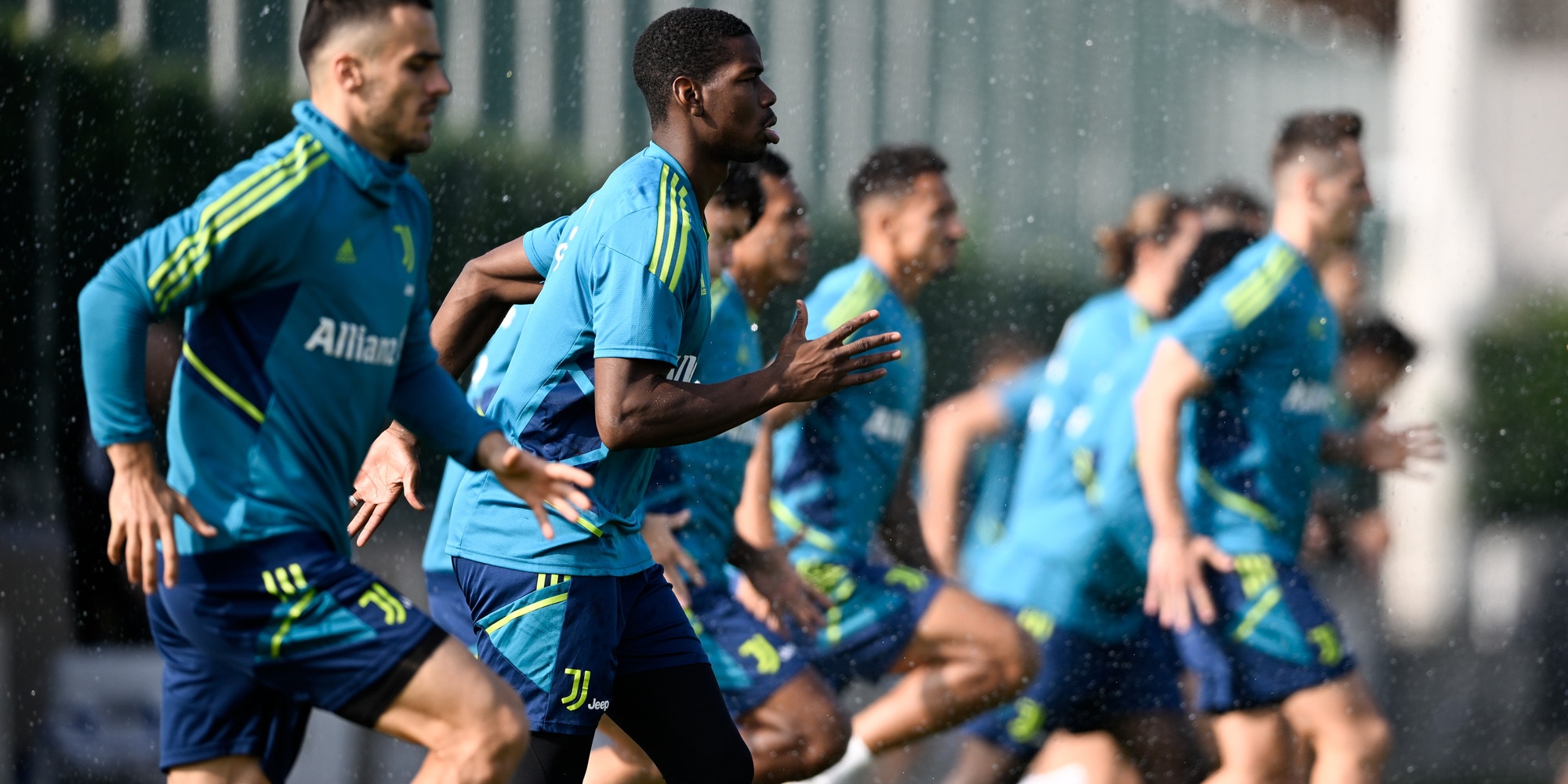 Juventus, chi si rivede: riecco Pogba che palleggia e corre con i compagni