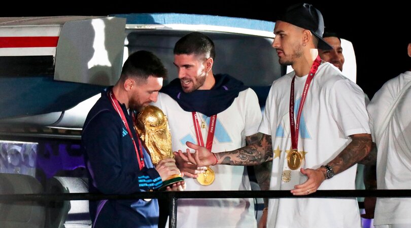 L'Argentina è a Buenos Aires: Messi con la coppa al cielo, inizia la festa