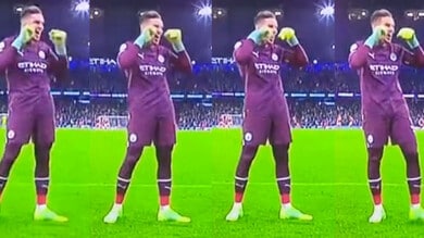 City, troll Ederson: si gira verso i tifosi Arsenal e... piange