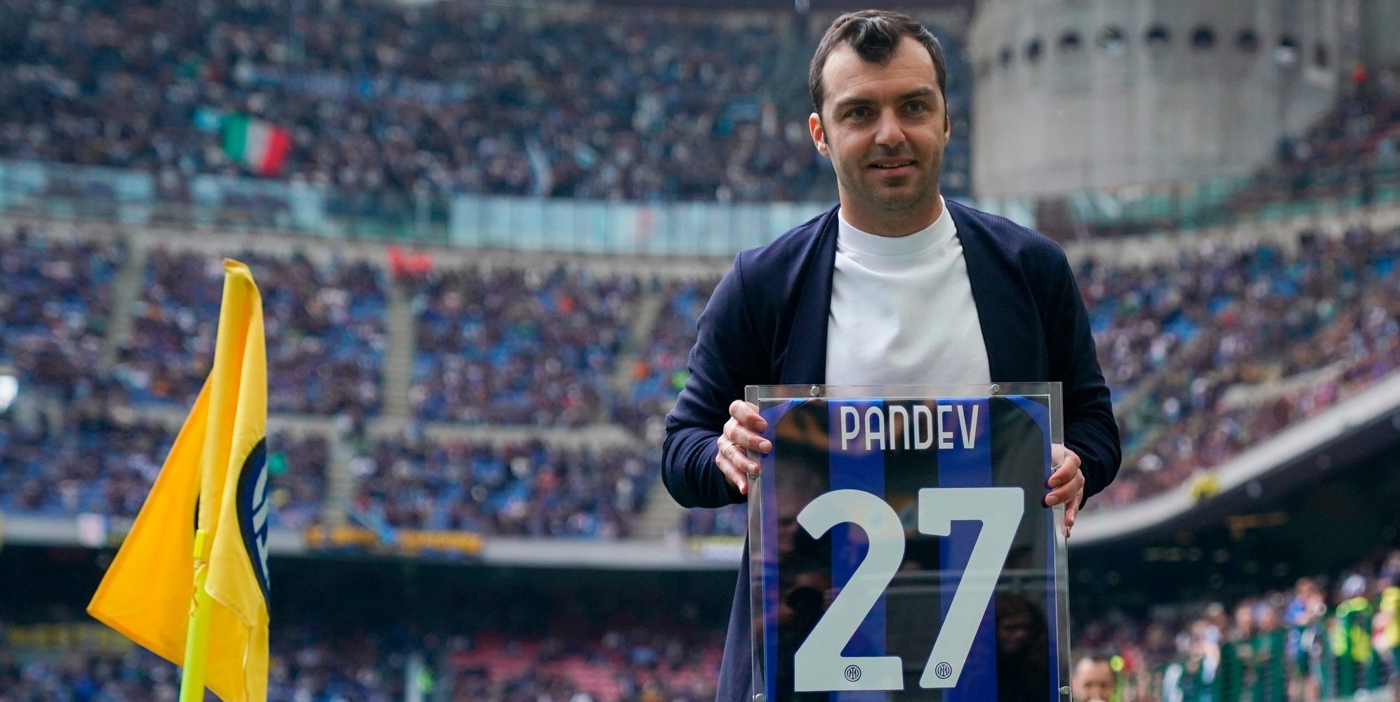 Inter-Lazio, il doppio ex e l'eroe del Triplete premiato: emozione Pandev