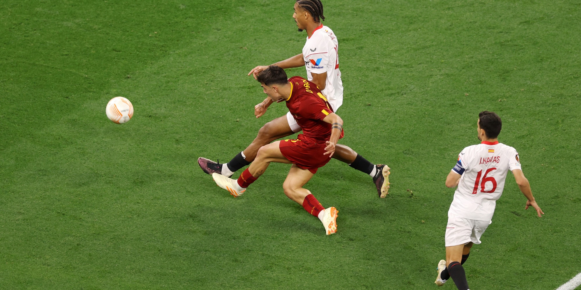 Siviglia-Roma, il gol di Dybala che sblocca la finale di Europa League