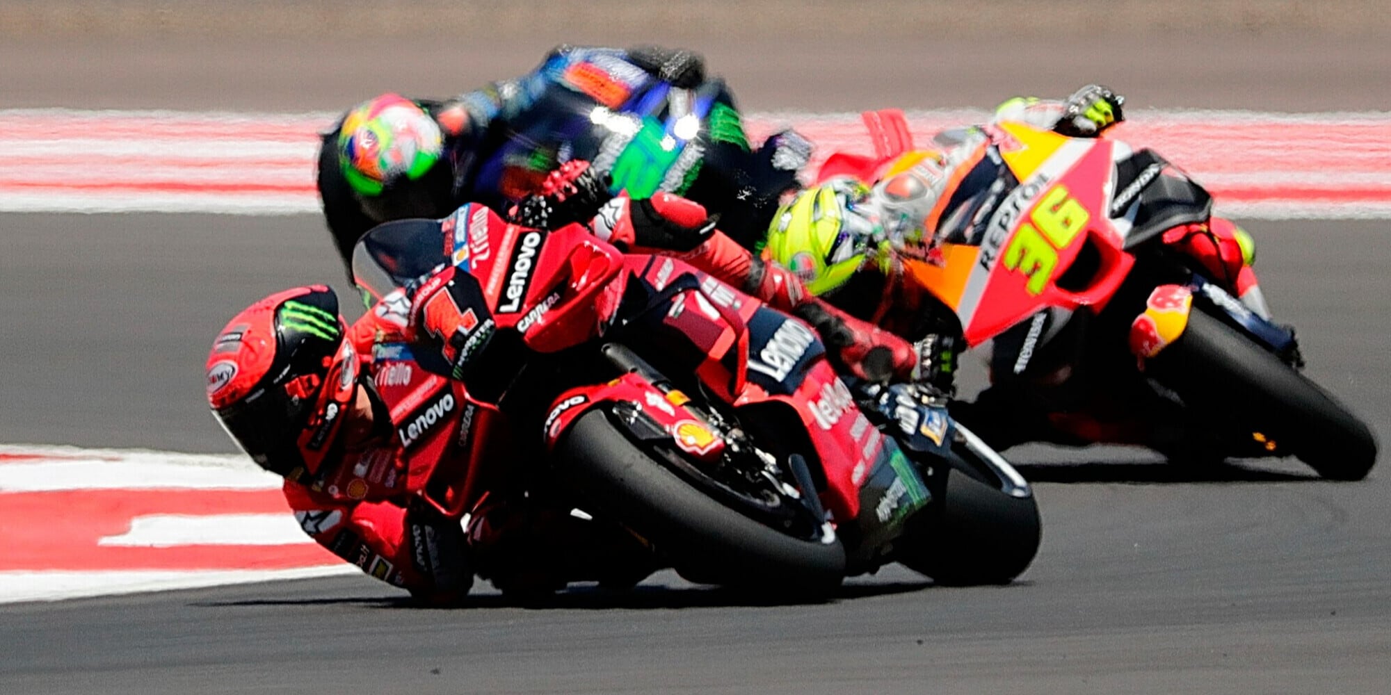 Martin male, Bagnaia peggio: Indonesia, Pole Ducati con Marini