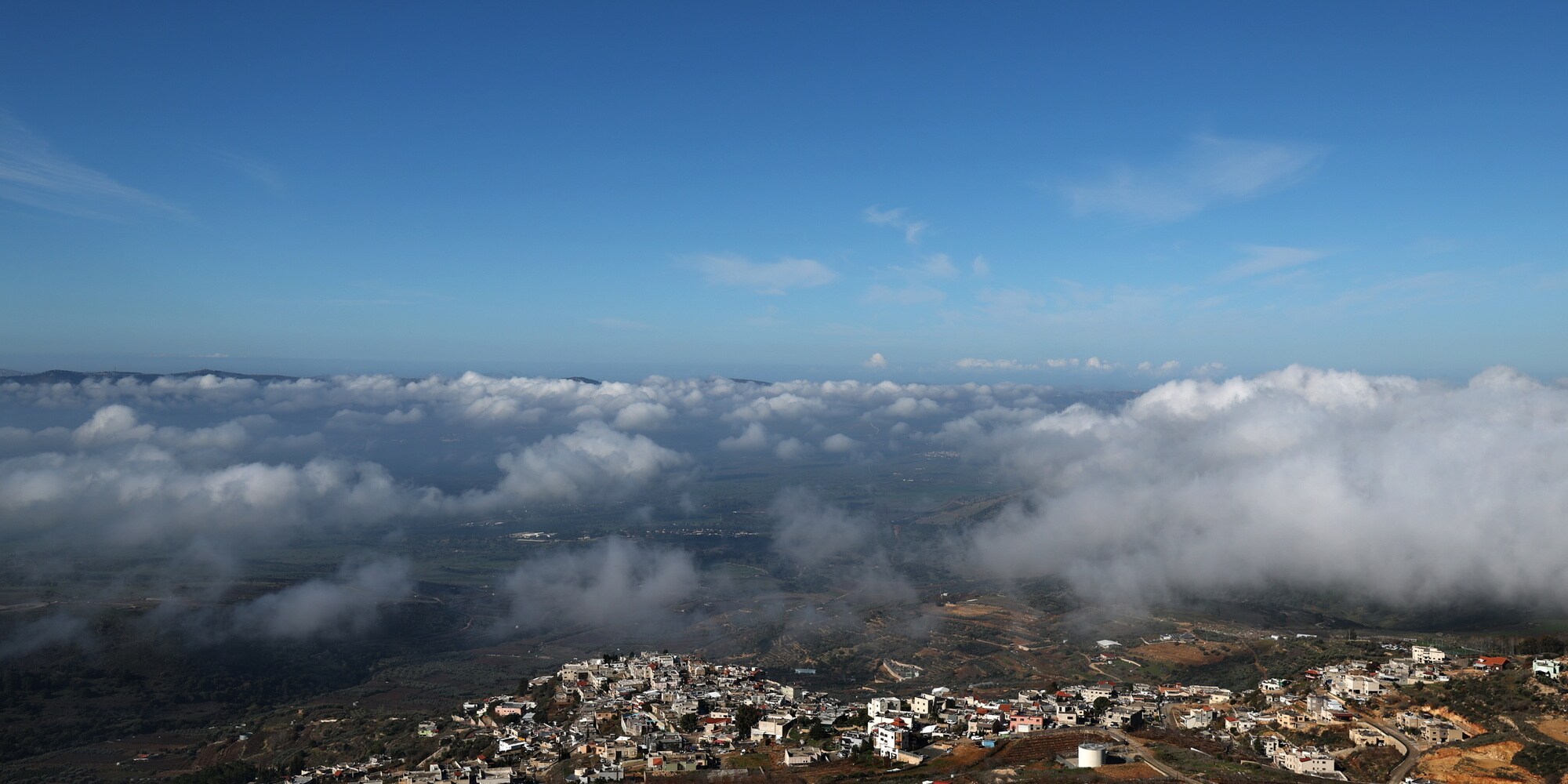 Decine di razzi dal Libano su Israele, Hezbollah rivendica