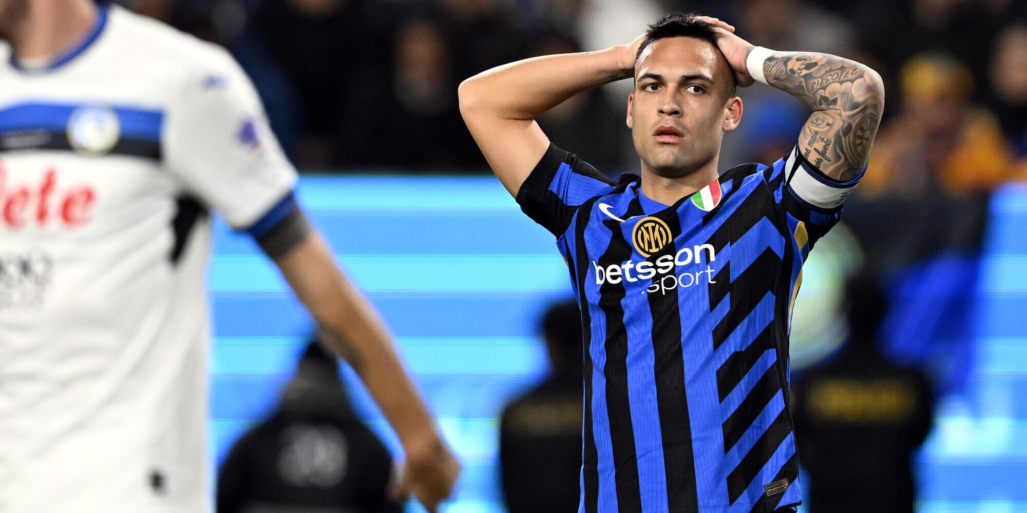 Lautaro Martinez da incubo: con l'Atalanta mani nei capelli per gli errori