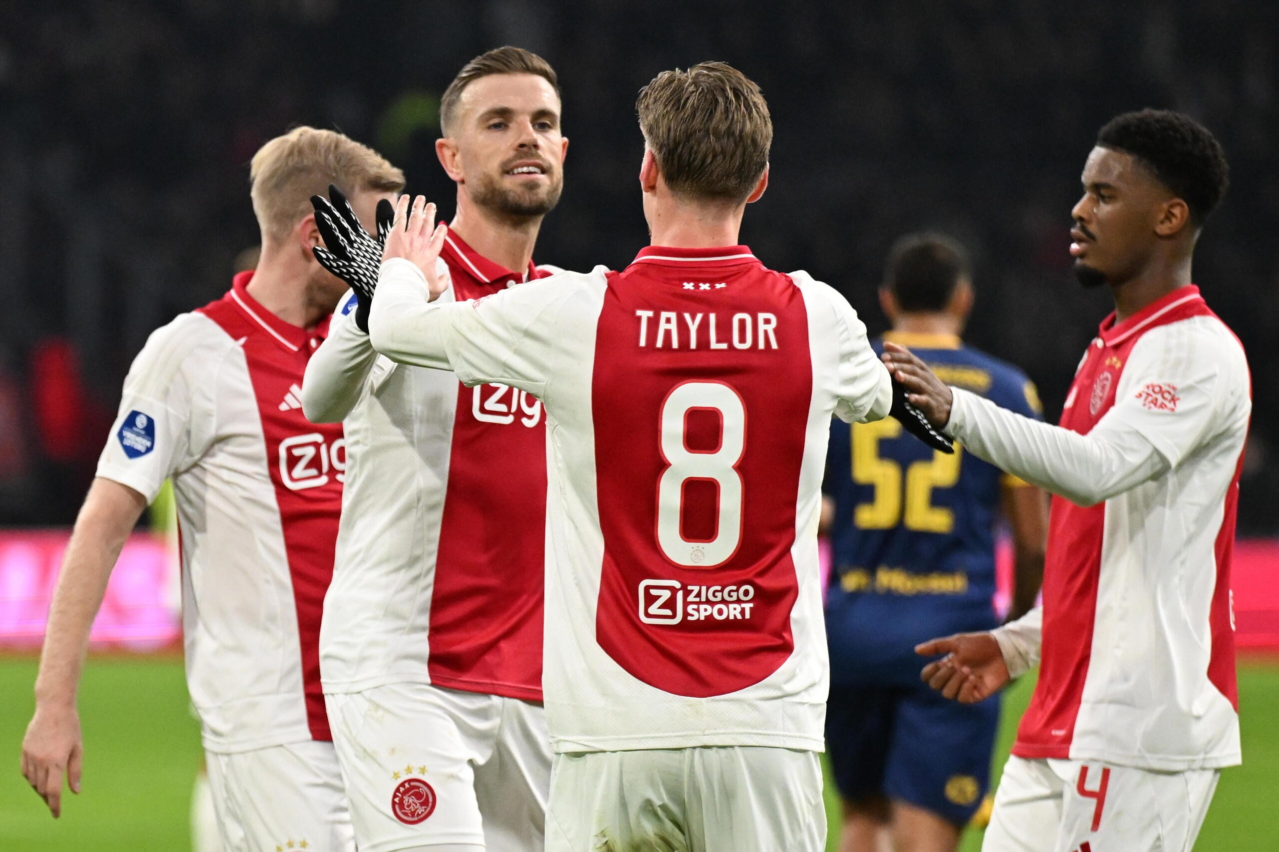 18) AJAX, 152 milioni