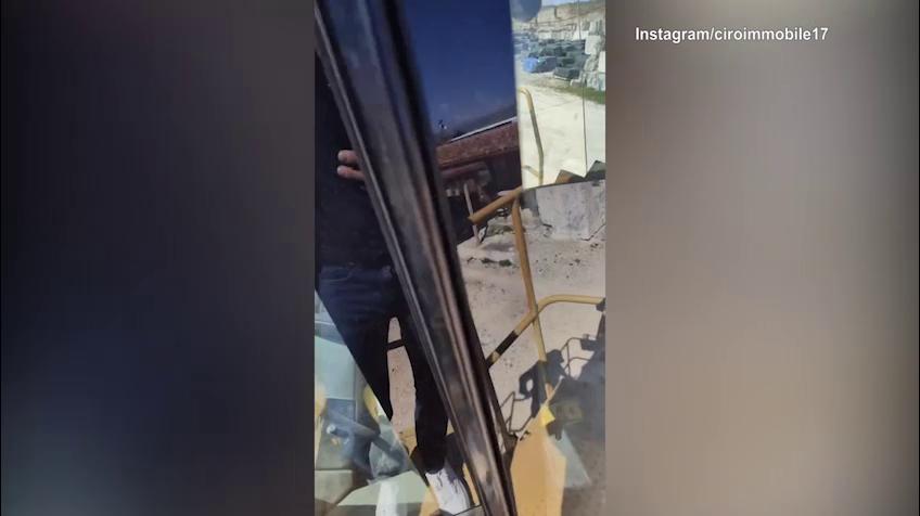 Immobile capitano....della ruspa