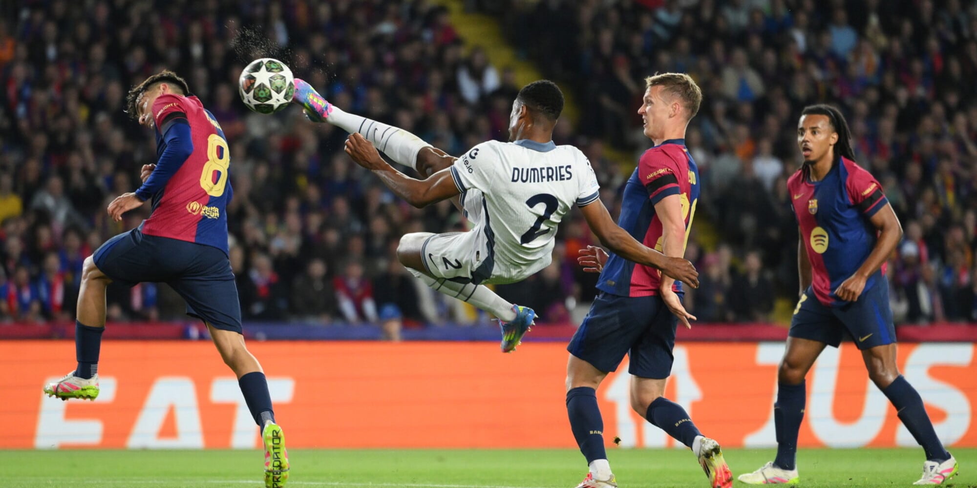 Dumfries, rovesciata incredibile al 21’: l’Inter raddoppia col Barcellona!