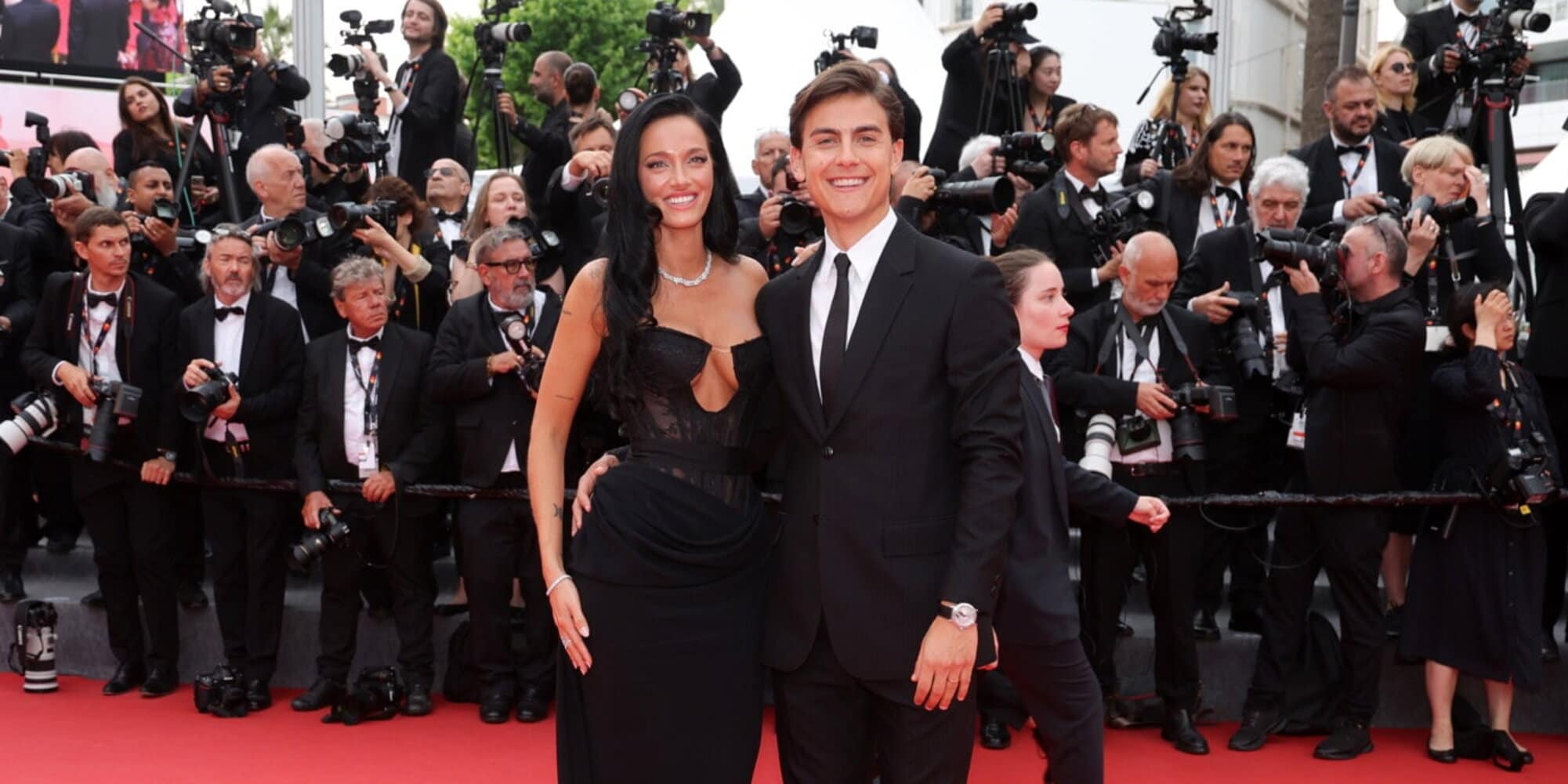 Dybala e Oriana Sabatini, che eleganza sul red carpet di Cannes!