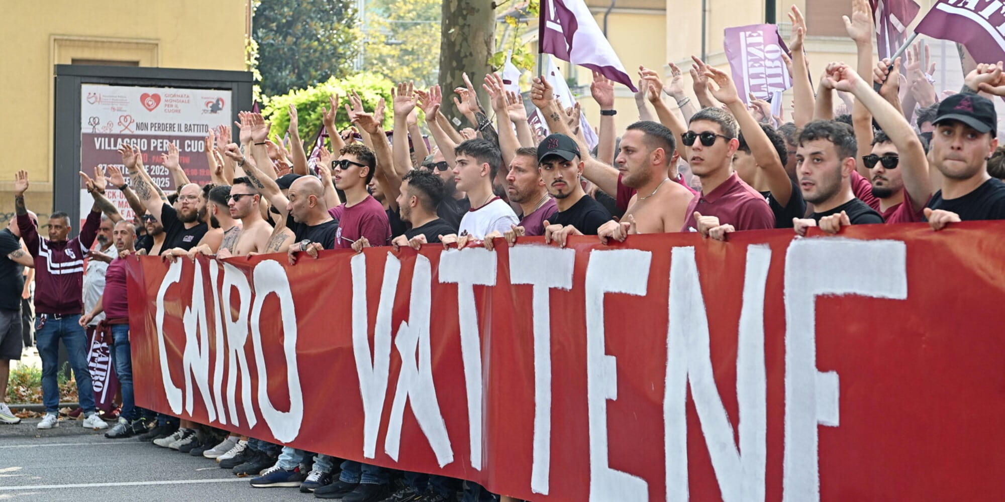 Toro, oltre cinquemila tifosi a urlare "Cairo vattene"