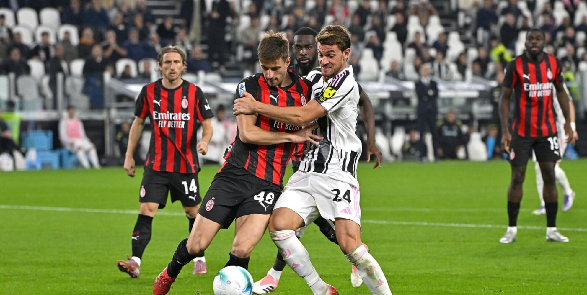 Gabbia 6.5 Festeggia la convocazione in Nazionale con una prestazione da primo della classe al centro della difesa. Una retroguardia che, dopo il testa-coda alla prima giornata con la Cremonese, ha incassato un solo gol, e su calcio di rigore, contro il Napoli.  