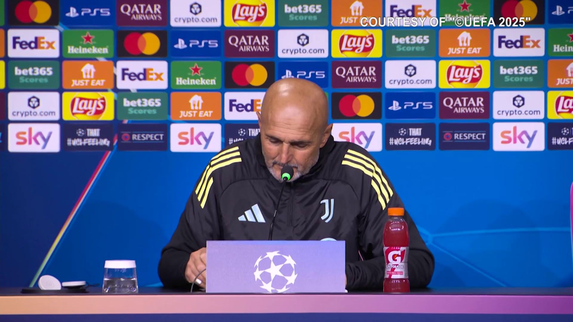 Spalletti: "Vlahovic? Sarebbe felice di rimanere alla Juventus"