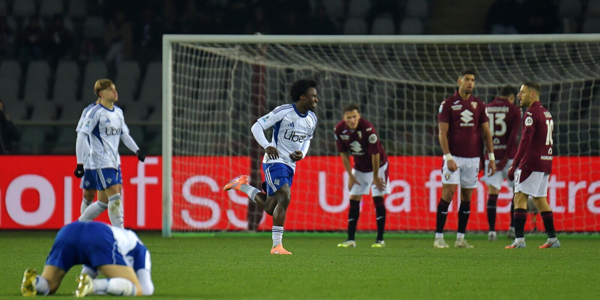 Il Toro si ferma al rigore di Vlasic, poi il black-out: clamorosa cinquina Como