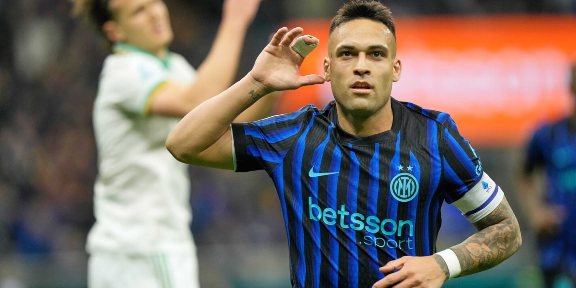 Doppietta Lautaro, prodezza Calhanoglu, Thuram e Barella show: super Inter, la Roma crolla a San Siro