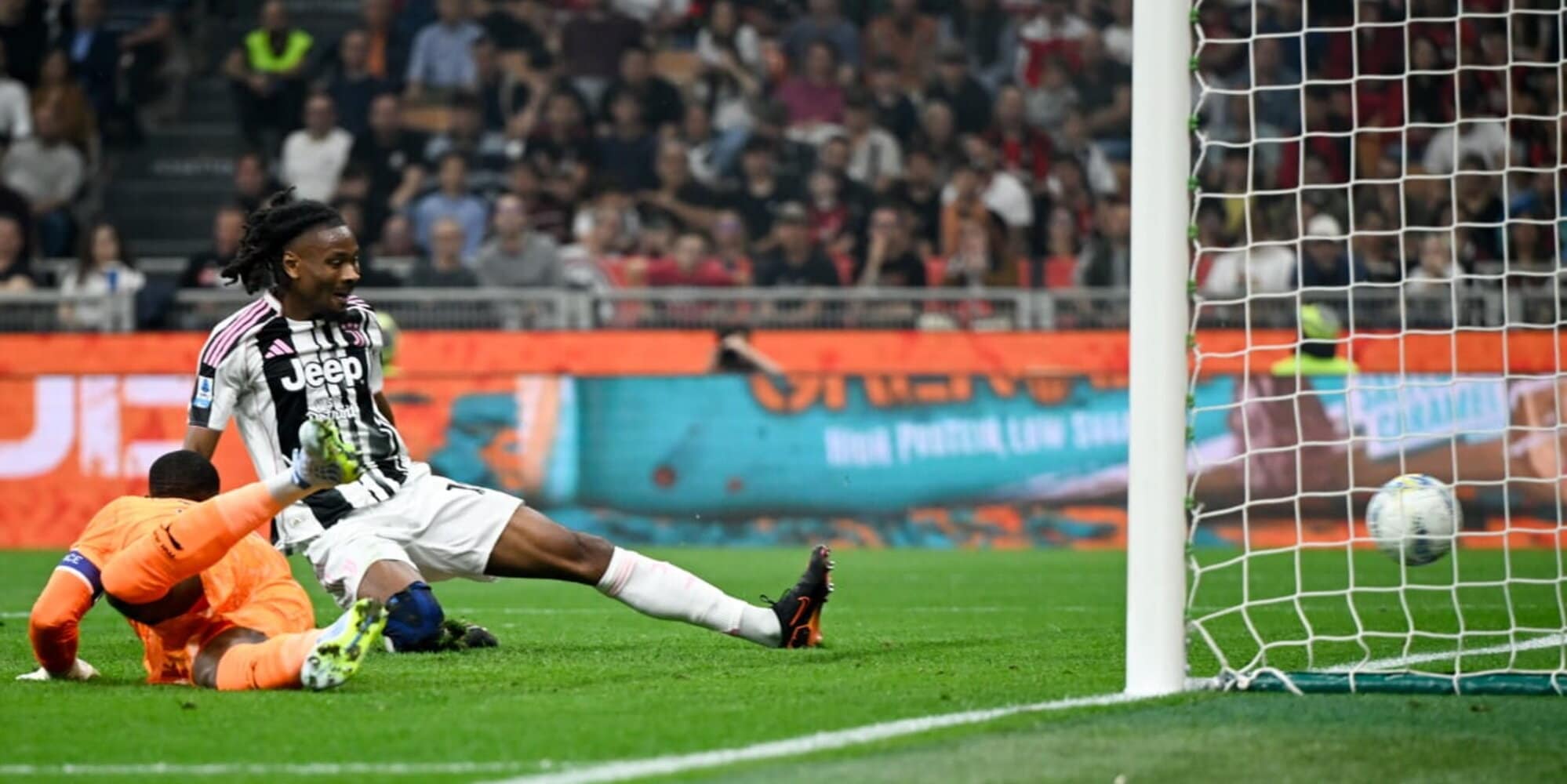 Tra Allegri e Spalletti solo un pari, ma niente gol: traversa di Saelemaekers e gol annullato a Thuram
