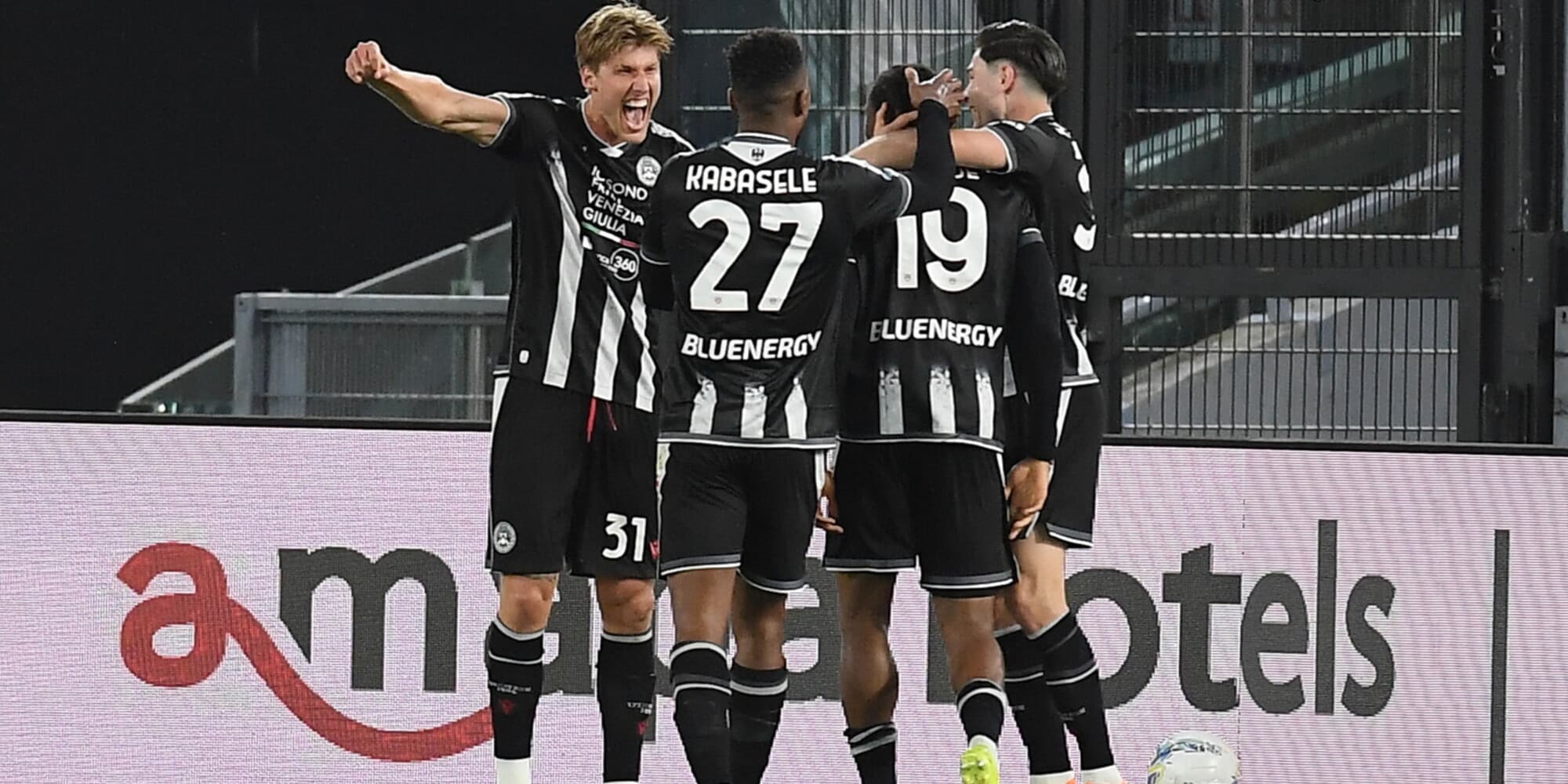 Spettacolo all'Olimpico: Maldini risponde ad un super Atta e salva la Lazio al 96'
