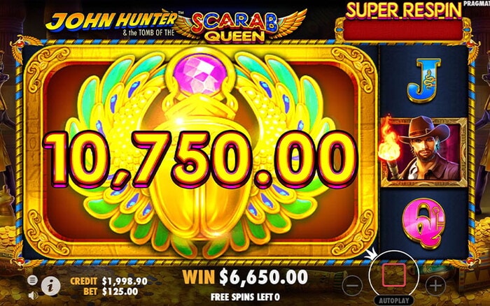 Simbolo espandibile nei free spins di John Hunter Scarab Queen con rullo coperto interamente