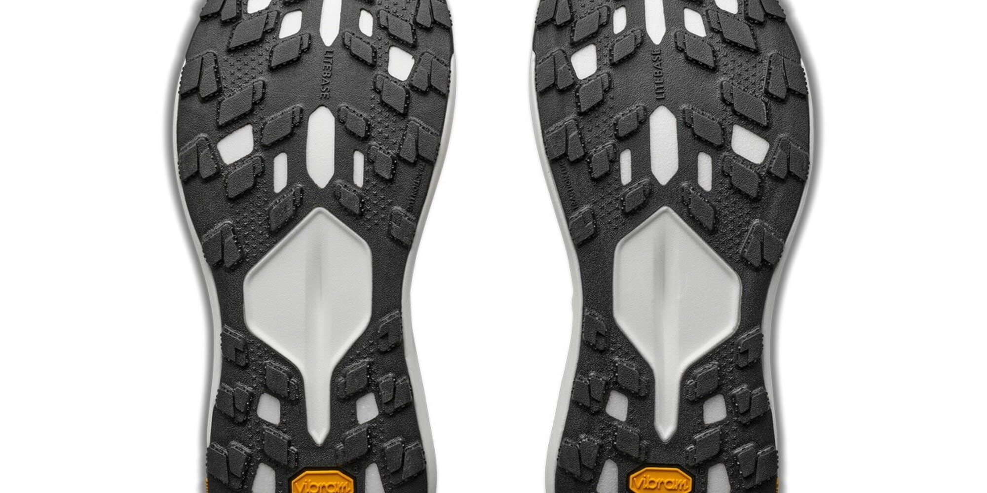 Nuova Hoka Tecton X 4: propulsione da podio per i terreni tecnici ...