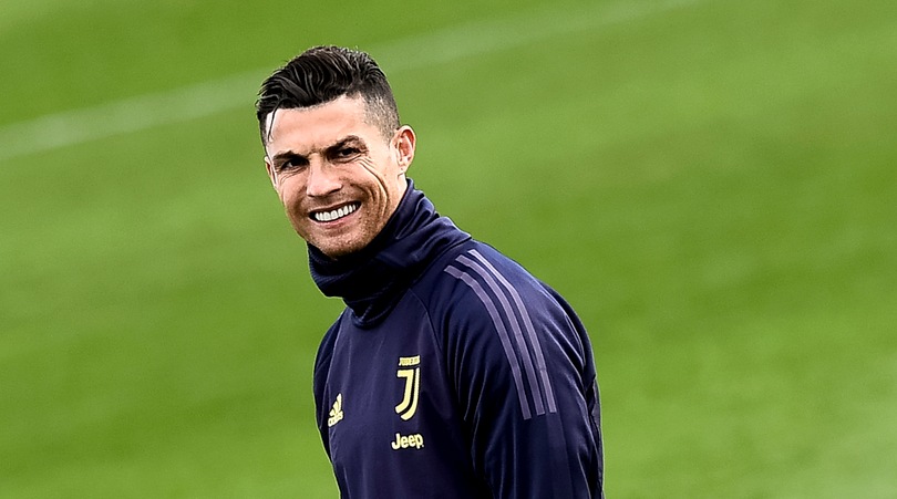 Juve: sorrisi e concentrazione in allenamento, ma si ferma Douglas Costa