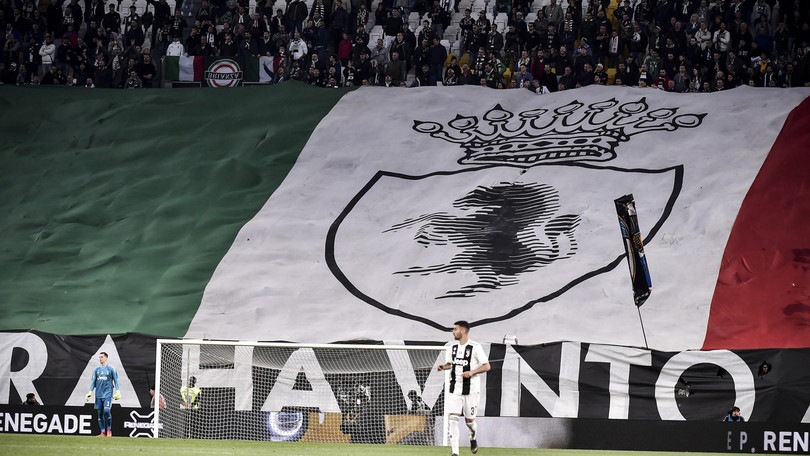 "La Signora ha vinto ancora": la coreografia della Juve per il derby