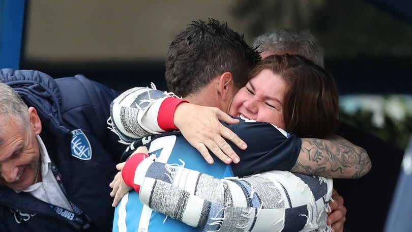 Farias decide il derby toscano: abbraccio in tribuna dopo il gol