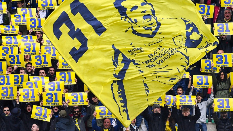 Pellissier saluta il Bentegodi: l'omaggio emozionante della curva