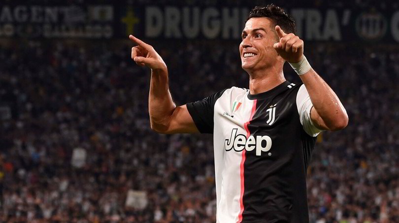 Ronaldo, stavolta il gol è buono: ma lui chiama il Var...