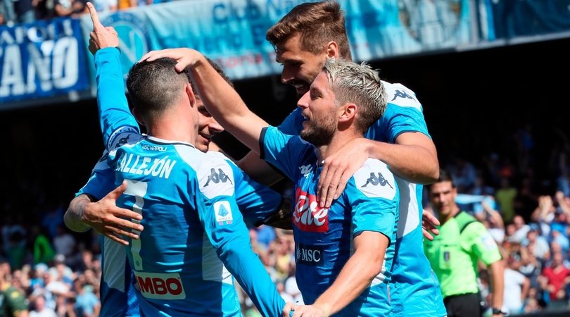 Napoli col brivido. Arrivano i tre punti contro il Brescia grazie a Mertens e Manolas