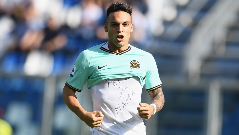 Sassuolo-Inter, Lautaro segna e dedica il gol alla mamma