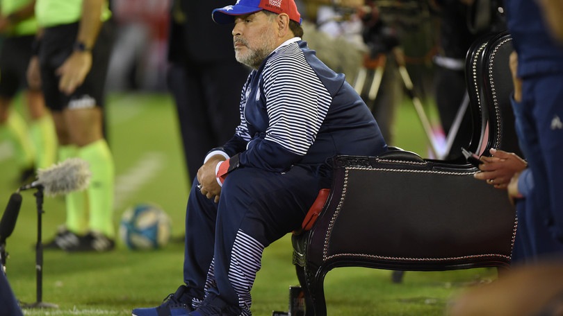 Il re di Rosario è tornato: Maradona celebrato dal Newell's Old Boys