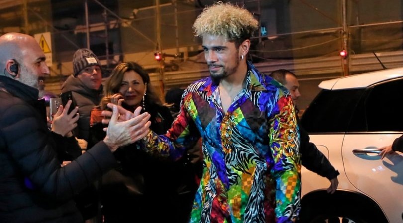 Malcuit, che look stravagante per la cena di Natale del Napoli