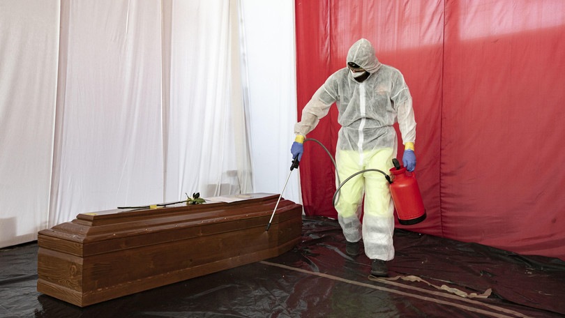 Coronavirus, portate vie altre bare da Ponte San Pietro