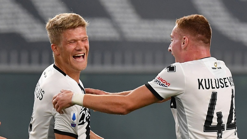 Gioiello di Kulusevski e triplo Cornelius: il Parma dilaga