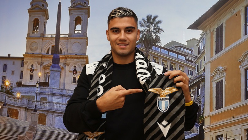 Lazio, ecco Pereira: sciarpa al collo all'arrivo