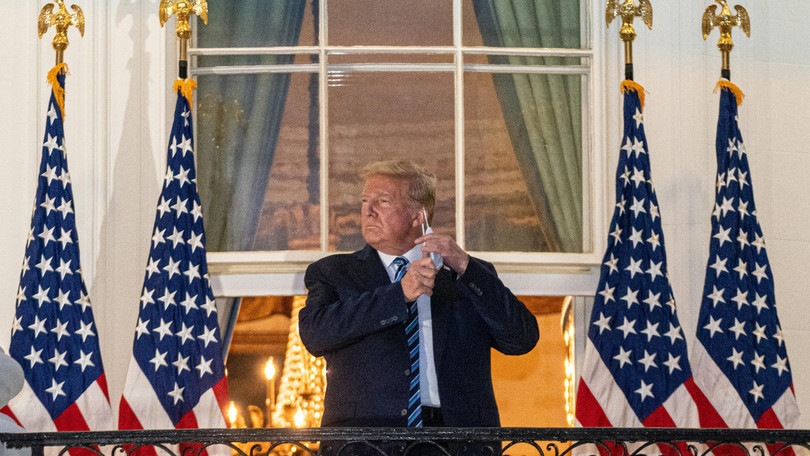 Coronavirus, Trump lascia l'ospedale e torna alla Casa Bianca