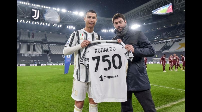 CR750, Agnelli celebra Ronaldo con una maglia da record