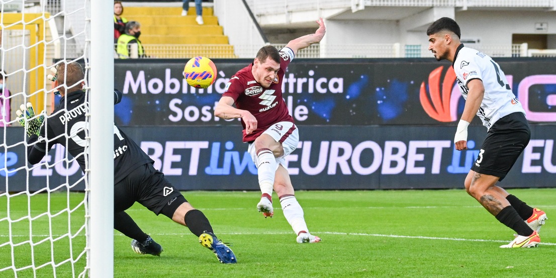 Torino, Belotti sbatte contro la traversa. Sala fa esultare lo Spezia