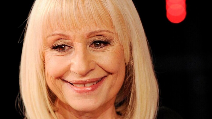 Canino: "Raffaella Carrà sarà raffigurata sulle monete da 2 euro"