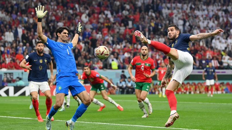 Francia-Marocco, l'acrobazia di Theo Hernandez per l'1-0