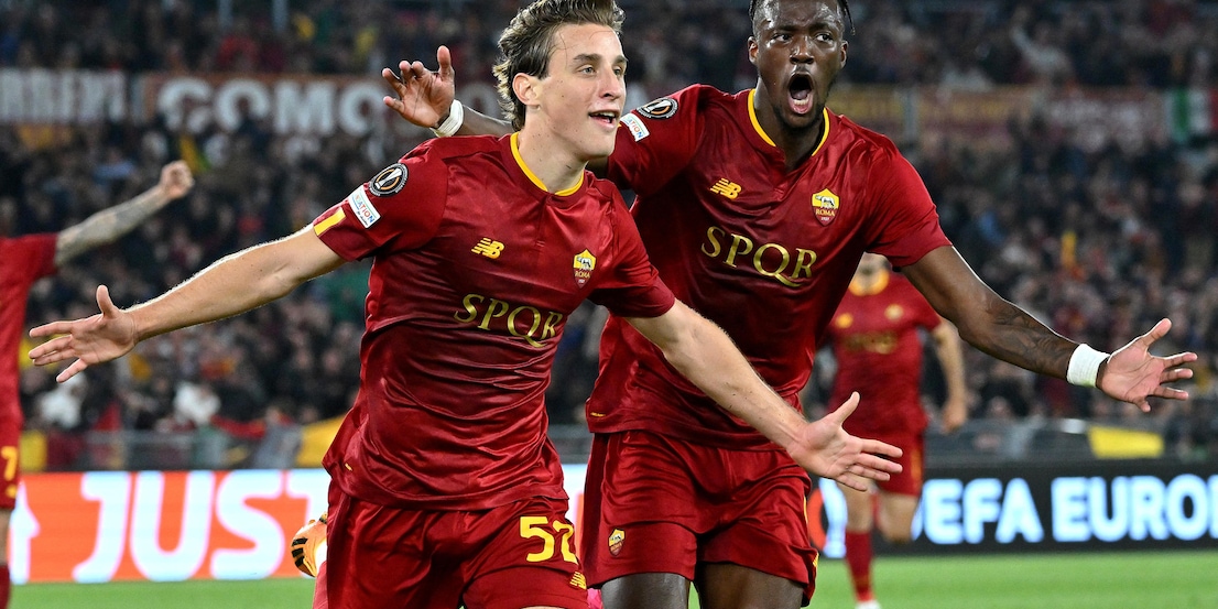 Roma, Bove decisivo contro il Bayer: le foto più belle della partita