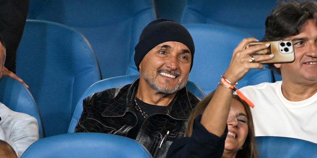 Spalletti al Maradona, il Napoli festeggia la vittoria con un ospite speciale
