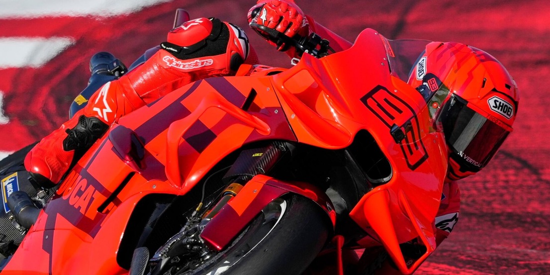 È Marquez, sembra Akira: il tutto rosso Ducati è pazzesco