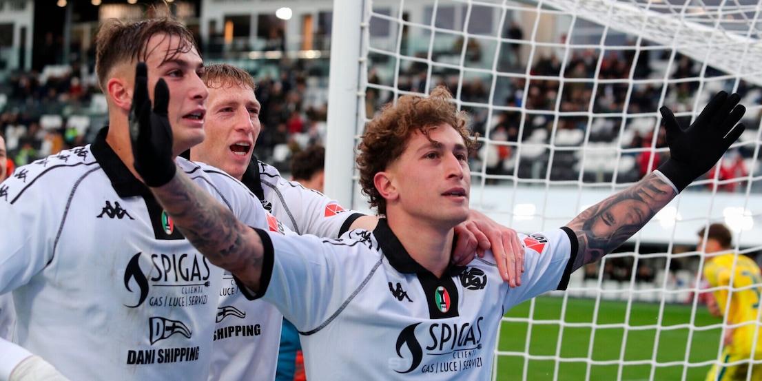 Apoteosi Spezia, il Catanzaro vince al 98'. Sconfitta per la Cremonese