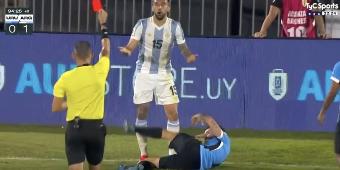 Nico Gonzalez espulso al 95’ in Uruguay-Argentina: calcio in testa a Nandez!