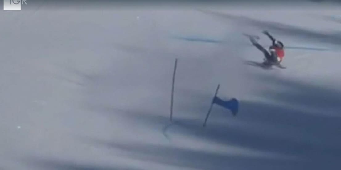 Brignone, le immagini della caduta: la gamba è rotta